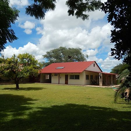 Hotel Dornhuegel Guestfarm à Grootfontein Extérieur photo