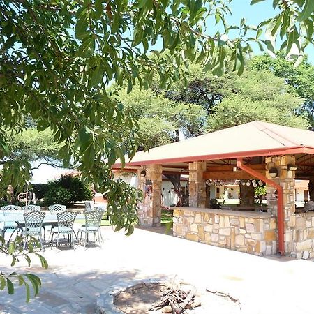 Hotel Dornhuegel Guestfarm à Grootfontein Extérieur photo