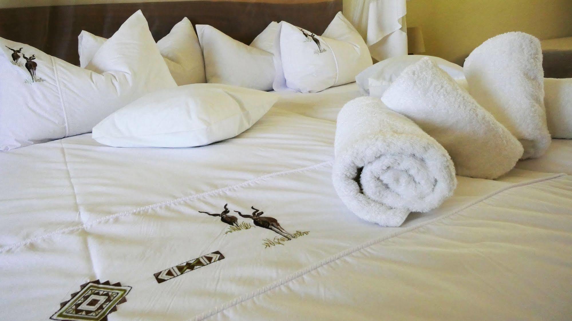 Hotel Dornhuegel Guestfarm à Grootfontein Extérieur photo