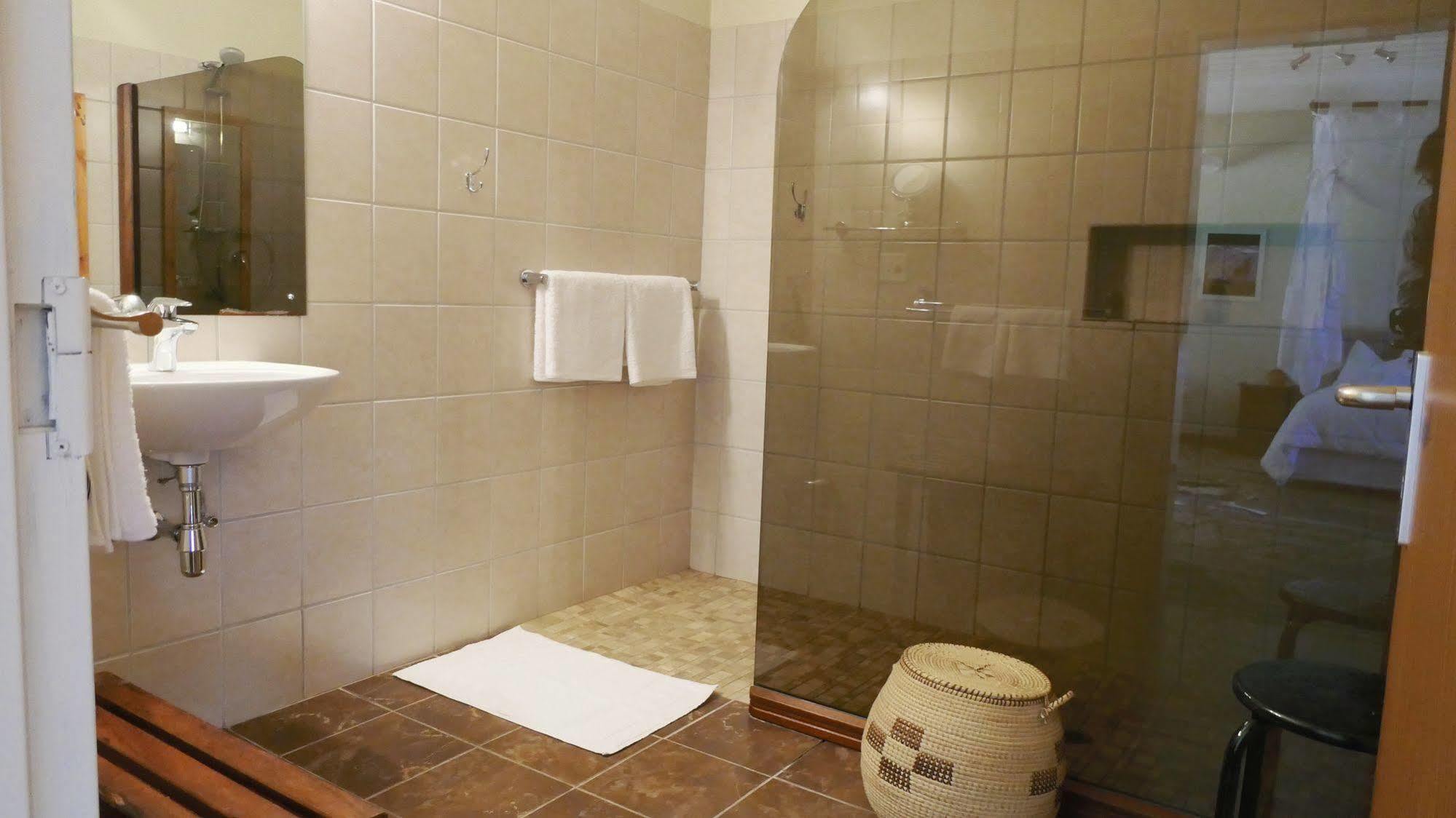 Hotel Dornhuegel Guestfarm à Grootfontein Extérieur photo