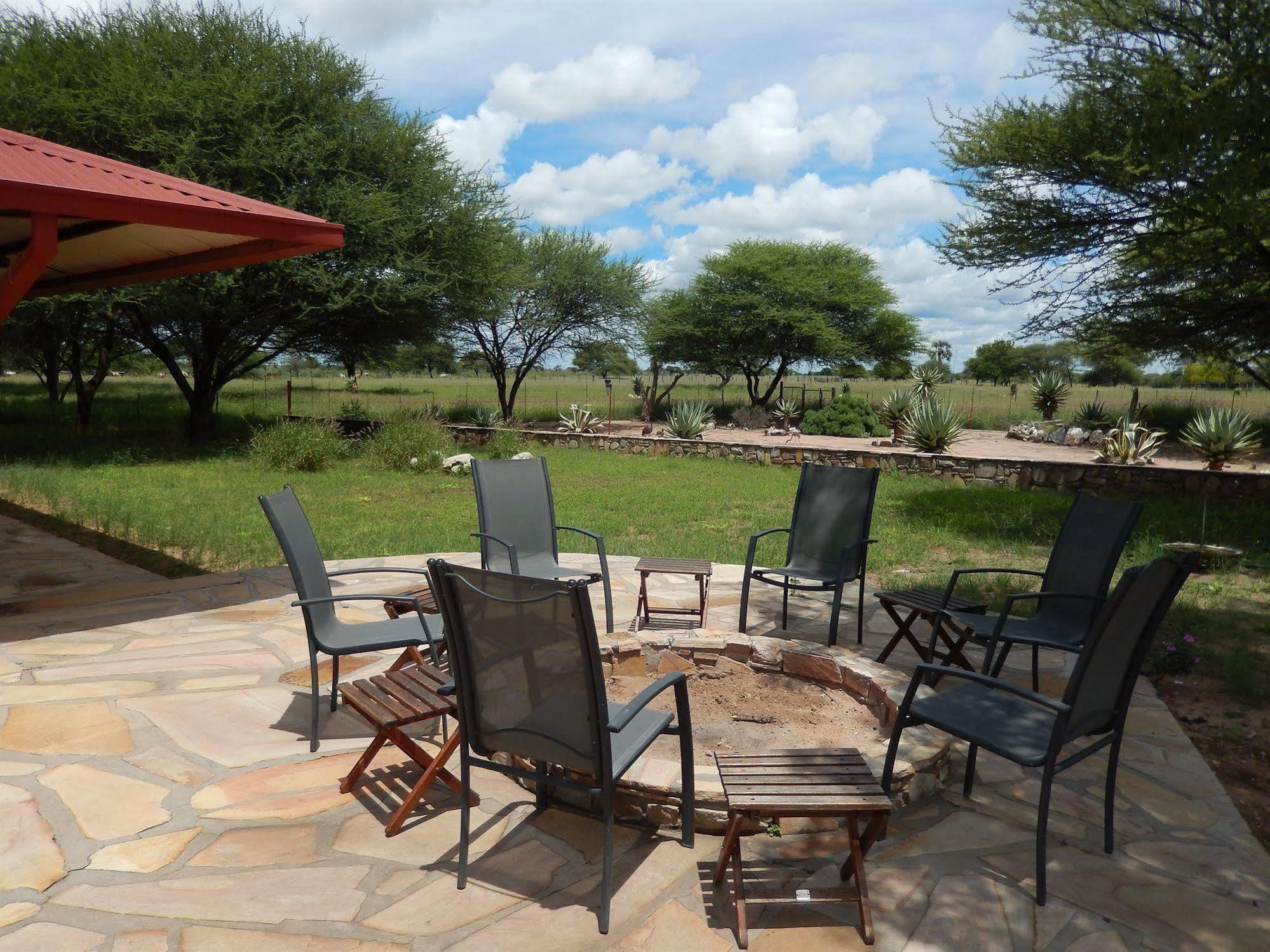 Hotel Dornhuegel Guestfarm à Grootfontein Extérieur photo