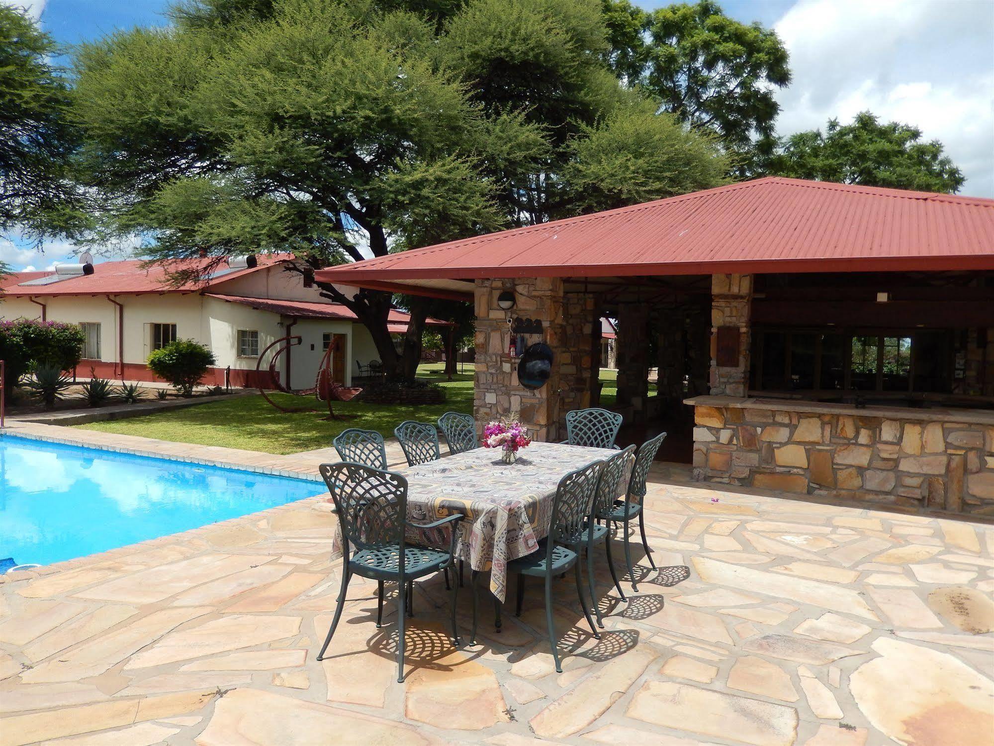 Hotel Dornhuegel Guestfarm à Grootfontein Extérieur photo
