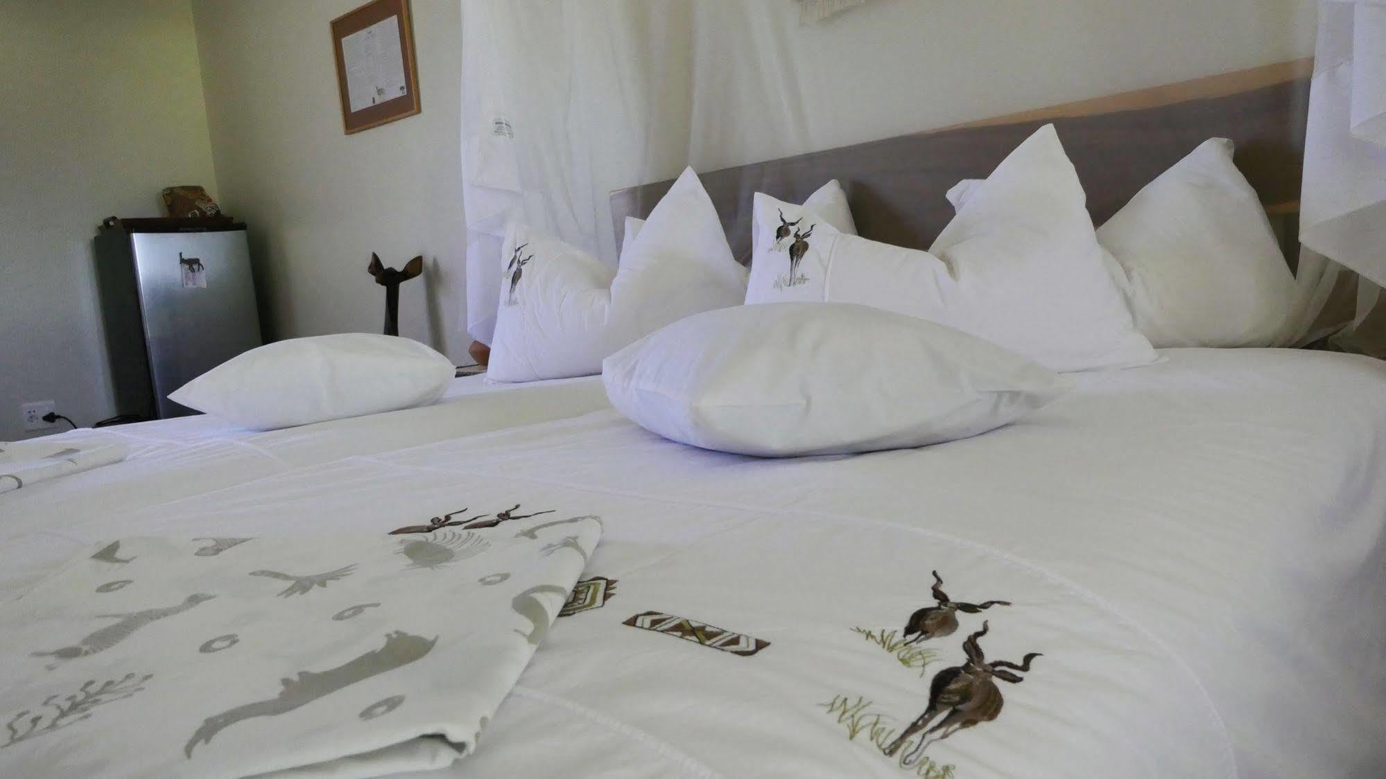 Hotel Dornhuegel Guestfarm à Grootfontein Extérieur photo